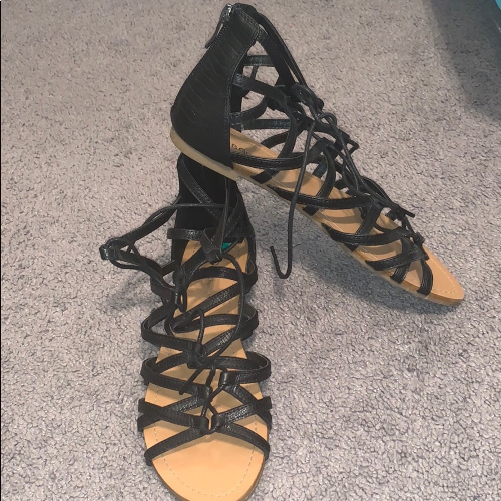 Sandals - Picture 2 of 4